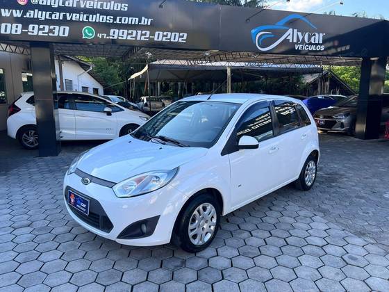 FORD FIESTA 1.6 ROCAM SE 8V FLEX 4P MANUAL FORD FIESTA 1.6 ROCAM SE 8V FLEX 4P MANUAL